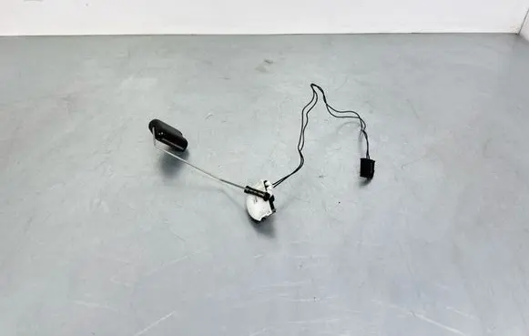 Audi Q7 4M Fuel level sensor 100107913