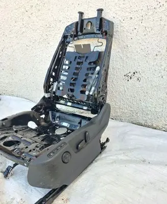 Skoda Superb B6 (3T) Front driver seat 3T0881045