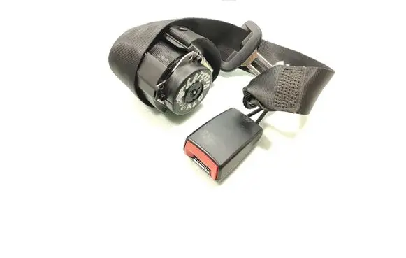 Middle seatbelt (rear)