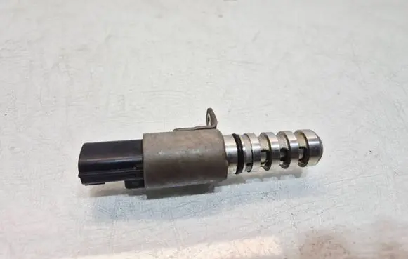 Nissan Rogue Camshaft vanos timing valve 8B21N153