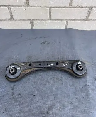 Honda CR-V Rear differential/diff mount bracket 