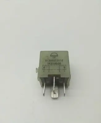 Volkswagen PASSAT B5.5 Other relay 81259270112