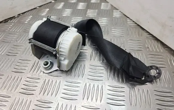 Rear seatbelt
