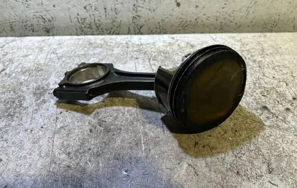 Dodge Charger Piston with connecting rod 53010717AA 21714031KS
