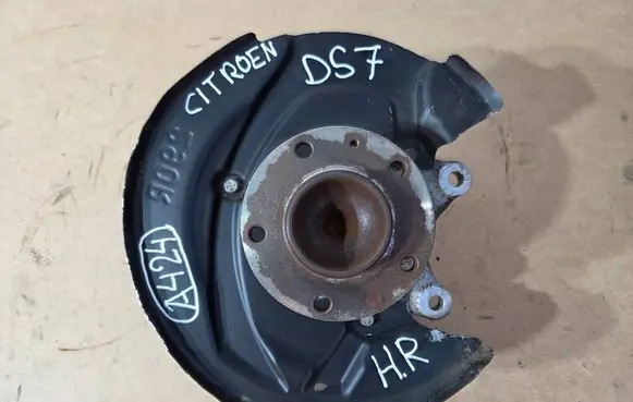 Citroen DS7 Crossback Rear wheel hub spindle/knuckle 9817536910