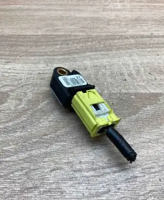 Toyota Auris 150 Airbag deployment crash/impact sensor 8983102060