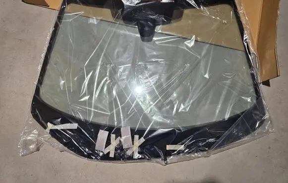 Nissan Ariya Front windscreen/windshield window 727005MP2C