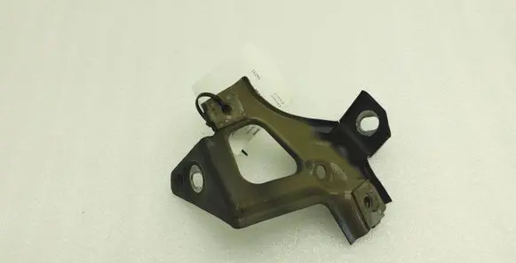 Chevrolet Cruze Fender mounting bracket