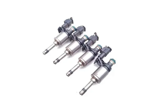 Seat Leon (5F) Fuel injectors set 04E906036AF