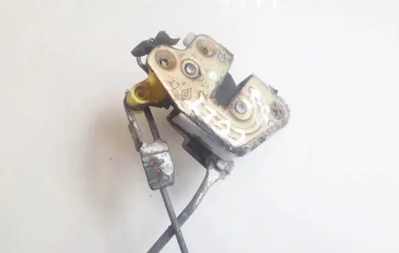 Mitsubishi Colt Front door lock