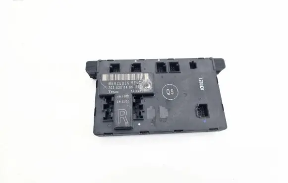 Mercedes-Benz C W203 Door control unit/module 2038201485