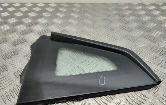 Nissan 370Z Rear side window