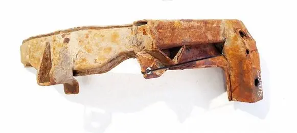 Jaguar X-Type Bracket in trunk/boot 
