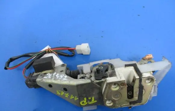 Mazda 323 Rear door lock