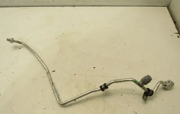 Dacia Sandero III Air conditioning (A/C) pipe/hose 924404998R