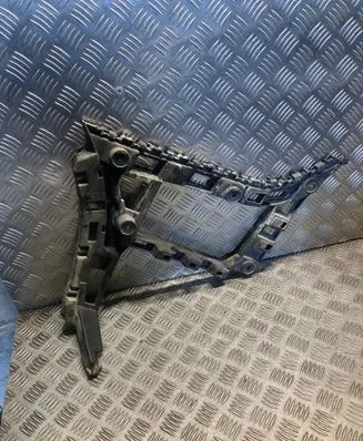 Volkswagen Jetta VI Rear bumper mounting bracket 5C6807394