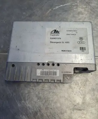 Volkswagen Golf III ABS Pump 535907379