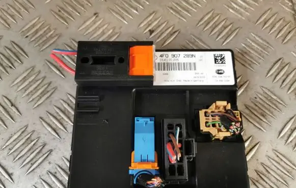 Audi A6 S6 C6 4F Comfort/convenience module 4F0907289N