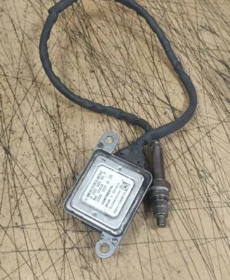 Mercedes-Benz C W205 Lambda probe sensor A0009058511