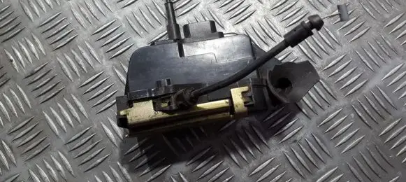 Renault Megane I Front door lock