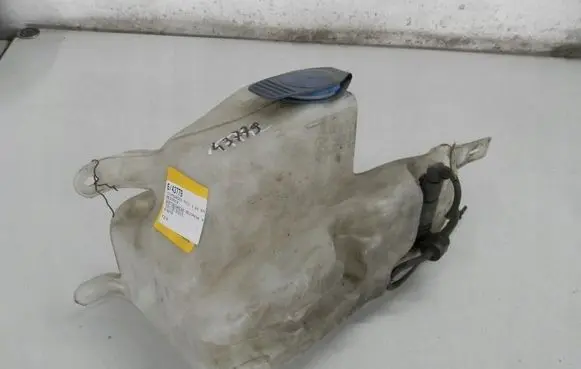 Volkswagen Polo III 6N 6N2 6NF Windshield washer fluid reservoir/tank 