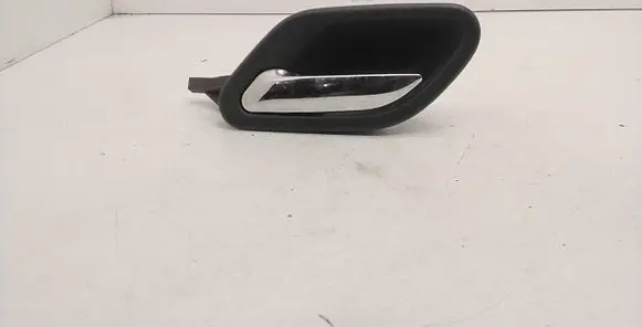 BMW 5 E39 Front door interior handle 8226049