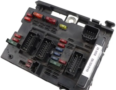 Peugeot 206 Fuse module 9646405180 23610839