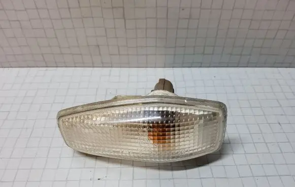 KIA Sorento Front fender indicator light 923033B1