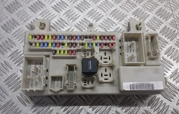 Ford Focus Fuse box cover 4M5T14014