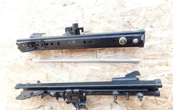 Opel Vectra C Front passenger seat rail 