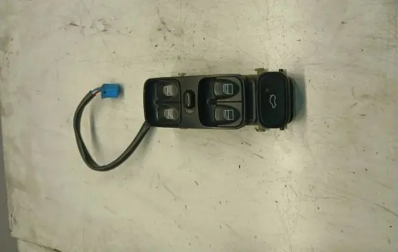 Mercedes-Benz C W203 Electric window control switch A2038200110 501809 040901FQ