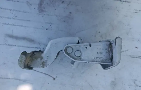 Opel Vivaro Loading door upper hinge 312304K