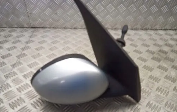Peugeot 107 Front door electric wing mirror E801377