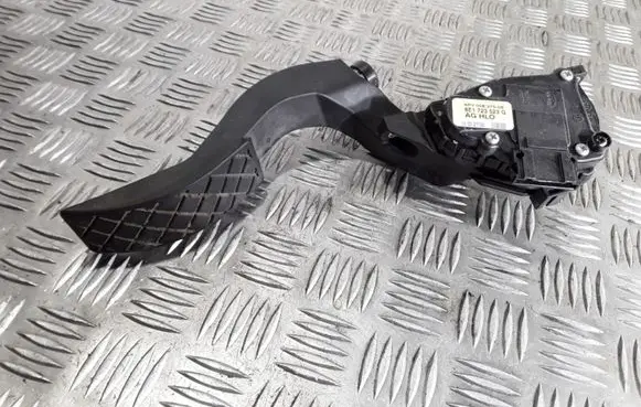 Audi A4 S4 B7 8E 8H Accelerator throttle pedal 6PV00837506 8E1723523G