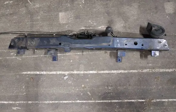 Nissan Qashqai Top upper radiator support slam panel