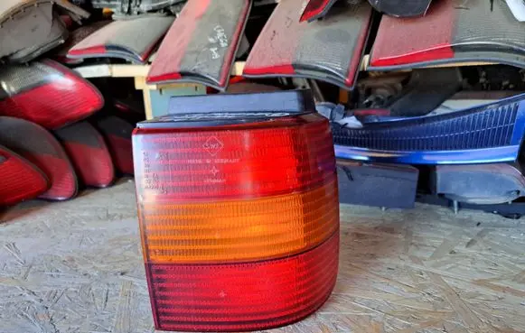 Volkswagen PASSAT B4 Rear/tail lights 3A9945112
