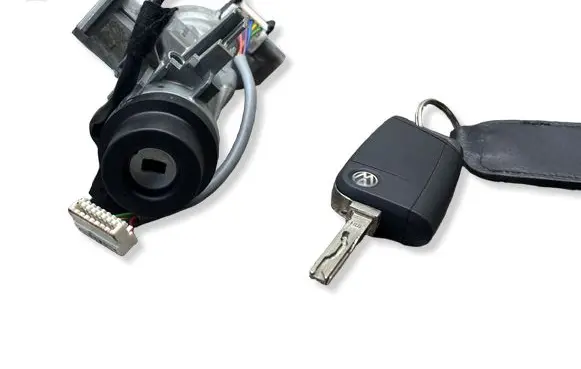 Volkswagen Golf Sportsvan Ignition lock 5Q0905865 1K0905851