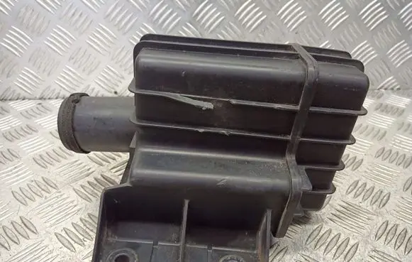 Mazda CX-7 Intake resonator K3804