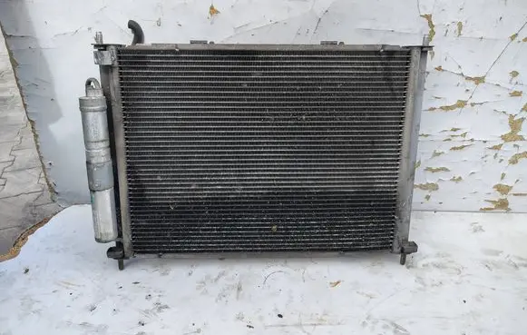 Renault Twingo II Coolant radiator 8200369308