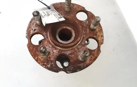 Honda CR-V Rear wheel hub