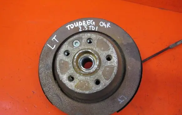 Volkswagen Touareg I Rear wheel hub spindle/knuckle 7L6505435A