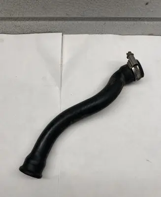 Volkswagen PASSAT B4 Breather hose/pipe 028103493S