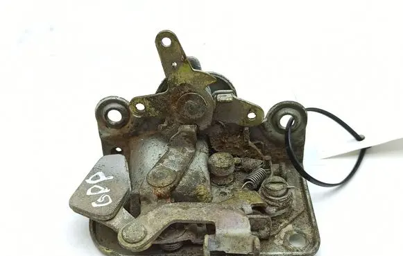 Mercedes-Benz COMPAKT W115 Rear door lock 