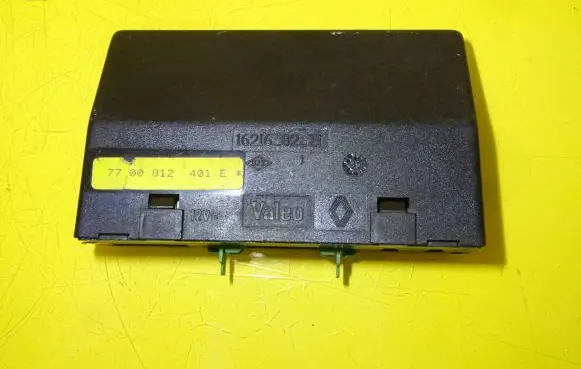 Renault Safrane Alarm control unit/module 7700812401E