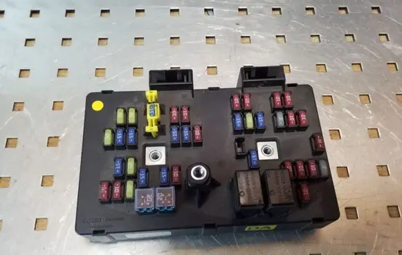 Opel Antara Fuse module C105IP 06322N AK62142