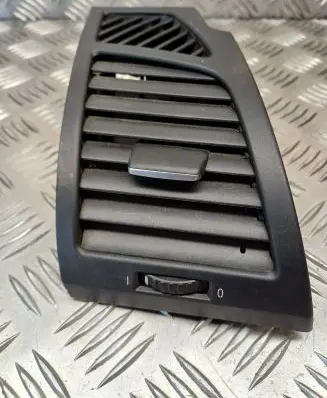 BMW 1 E81 E87 Dashboard side air vent grill/cover trim 7059188