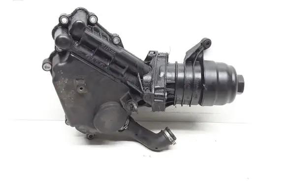 Oil filter mounting bracket