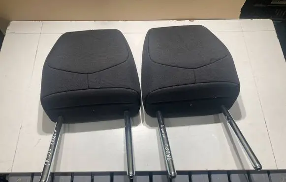 Toyota Auris E180 Front seat headrest 