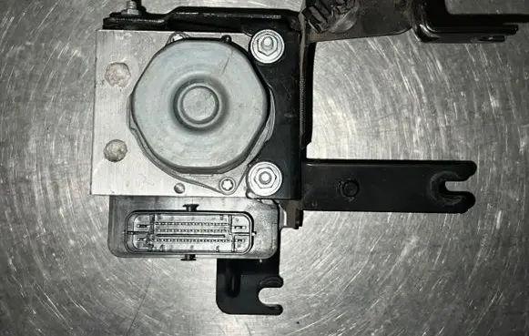 Renault Zoe ABS Pump 476609473R 30772109
