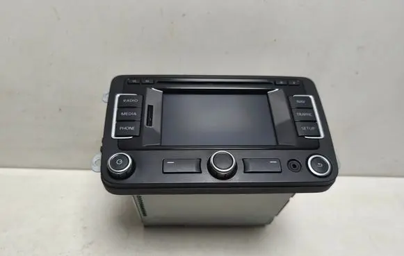Volkswagen PASSAT CC Radio/CD/DVD/GPS head unit 3C8035279M